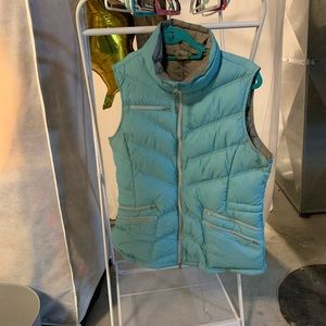 Athleta puffer vest